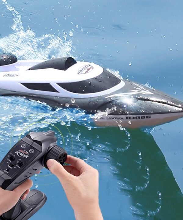 HongXunJie HJ806 2.4Ghz Water Cooling High Speed Racing Boats with Remote Controller, Auto Flip Function, 200m Control Distance