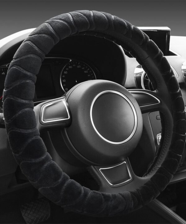 Car Universal Short Plush Warm Anti-skid Steering Wheel Cover, Adaptation Steering Wheel Diameter: 38cm