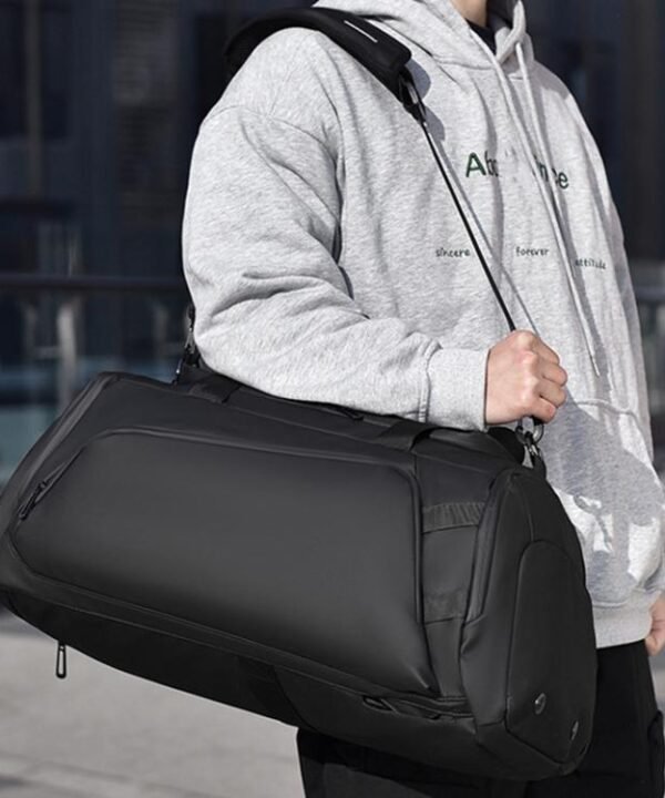 OUMANTU 4005 Large Capacity Wet and Dry Separation Fitness Crossbody Bag