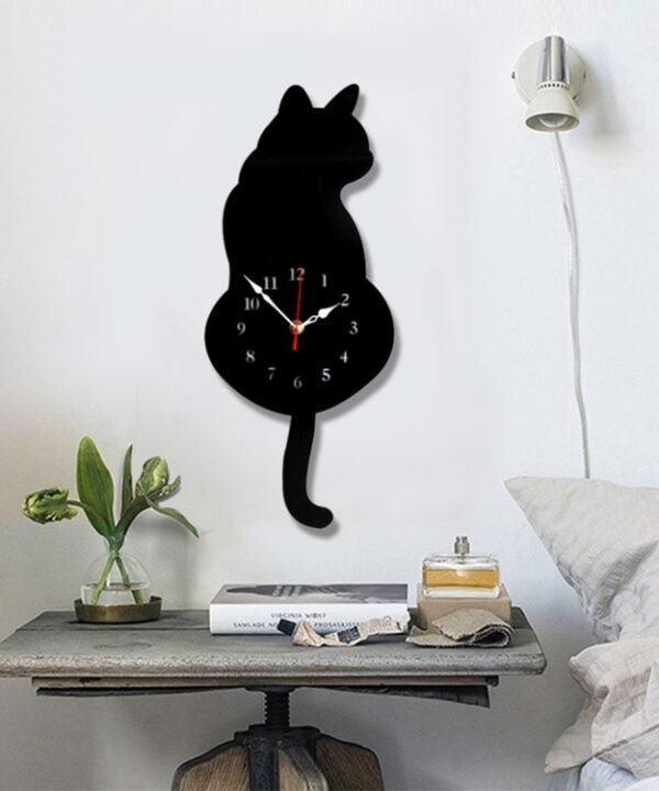 42x18cm Home Office Bedroom Decoration Battery Operated Cat Shaped Wall Clock with Swinging Tails