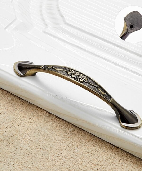6026-96 European Style Zinc Alloy Cabinet Wardrobe Drawer Door Handle, Hole Spacing: 96mm (Bronze)