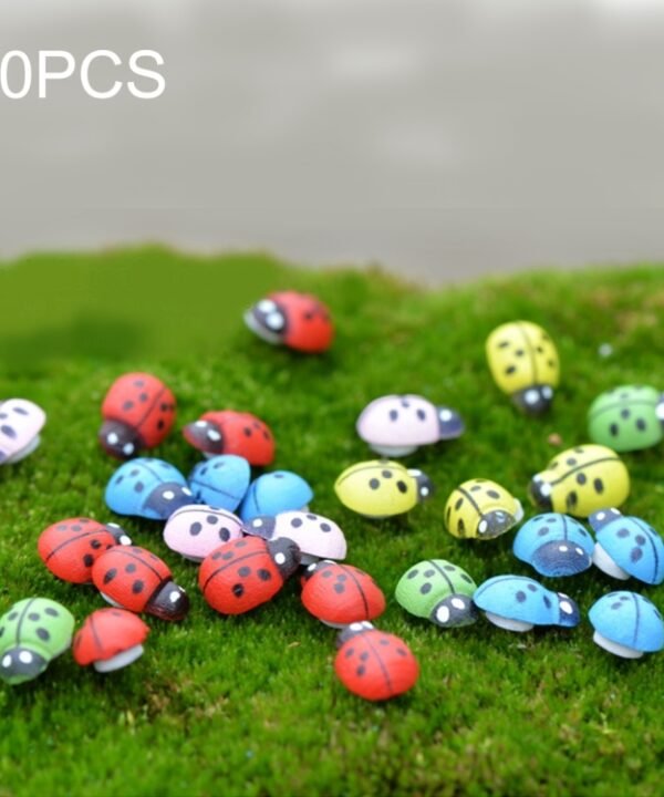 50pcs Mixed Color Wooden Cabochons Ladybug for Decoration Wood Ladybug Decoration Crafts Micro-landscape Ornaments Accessories Multi-meat Ornaments