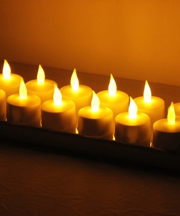 12 PCS  Flameless LED Tealight Flicker Candle Light, Rechargeable Home Decoration Light with Charging Board