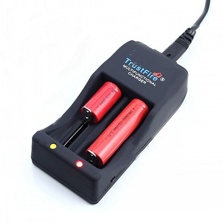 TR-006 Multi-function Battery Charger for 16340 / 18650 / 25500 / 26650 / 26700(Black) - Image 4
