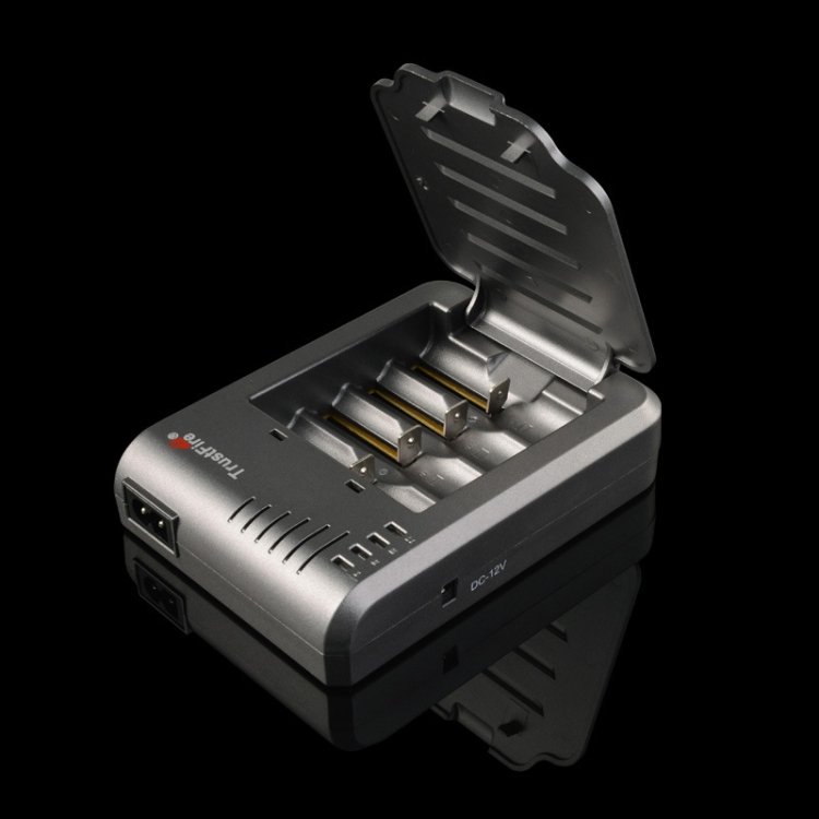 TR-003P4 TrustFire 1x4 Universal Cylindrical Li-ion Battery Charger for 10430/ 10440/ 14500/ 16340/ 17670/ 18500 - Image 4