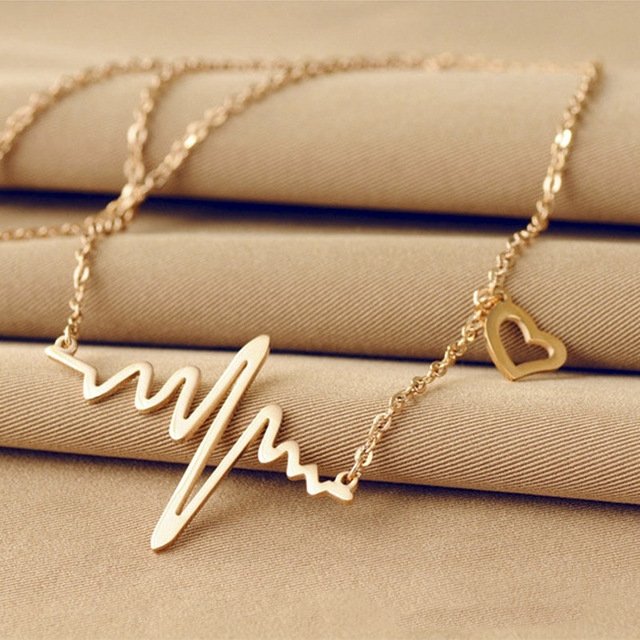 Necklace Love Shaped Titanium Steel Heartbeat Lockbone Chain Heart Pendant Necklace Female Retro Necklace Jewelry Accessorie, Gold, Silver
