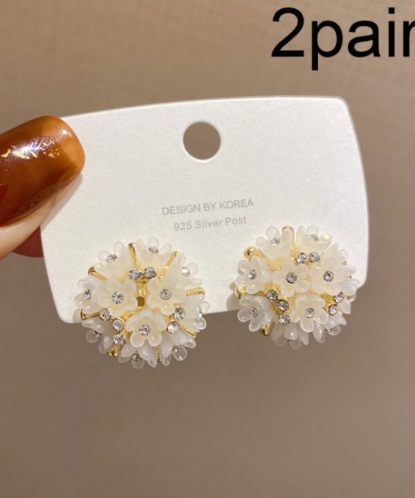 2pairs Domed Flower Stud Earrings Elegant Crystal Earrings