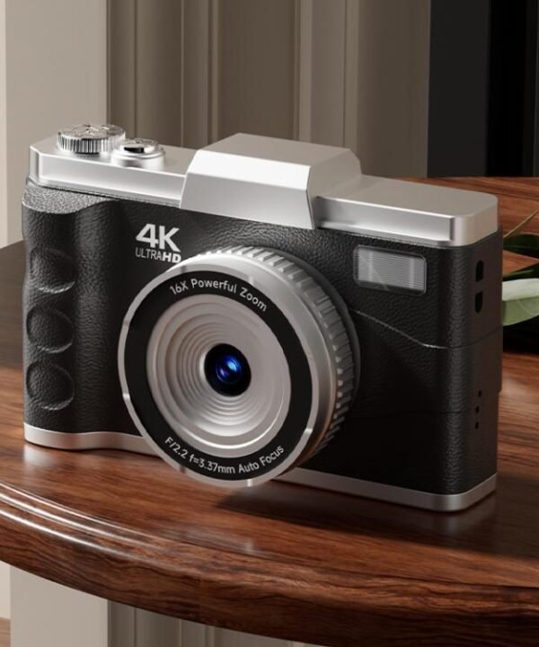 M11 3 Inch 4K Retro HD Camera Student CCD Digital Point-And-Shoot Camera